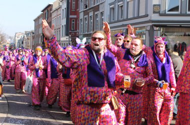 Rosenmontagszug in Eupen 2015