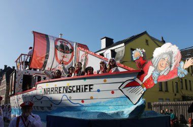 Rosenmontagszug in Eupen 2015