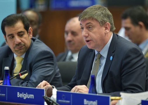 Belgiens Innenminister Jan Jambon (r.) beim Anti-Terror-Gipfel im Weißen Haus