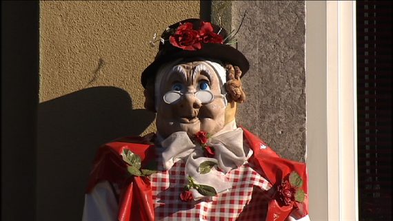 Sonne begleitet die Alten Weiber