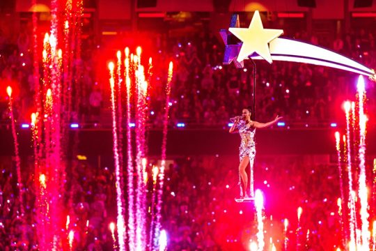 Katy Perry lässt es beim Super Bowl krachen