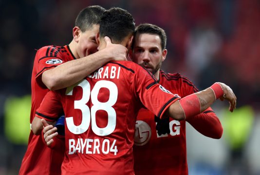 Spieler von Bayer Leverkusen nach cem Sieg gegen Atletico Madrid