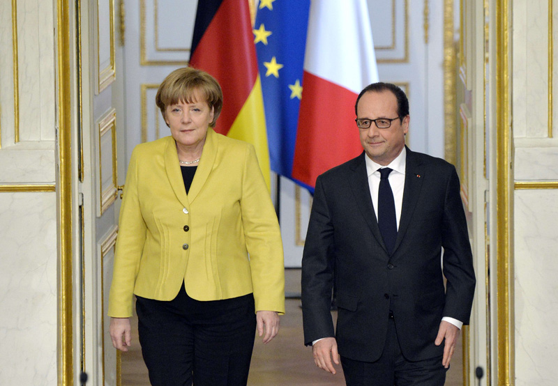 Die deutsche Kanzlerin Angela Merkel und Frankreichs Staatspräsident François Hollande in Paris