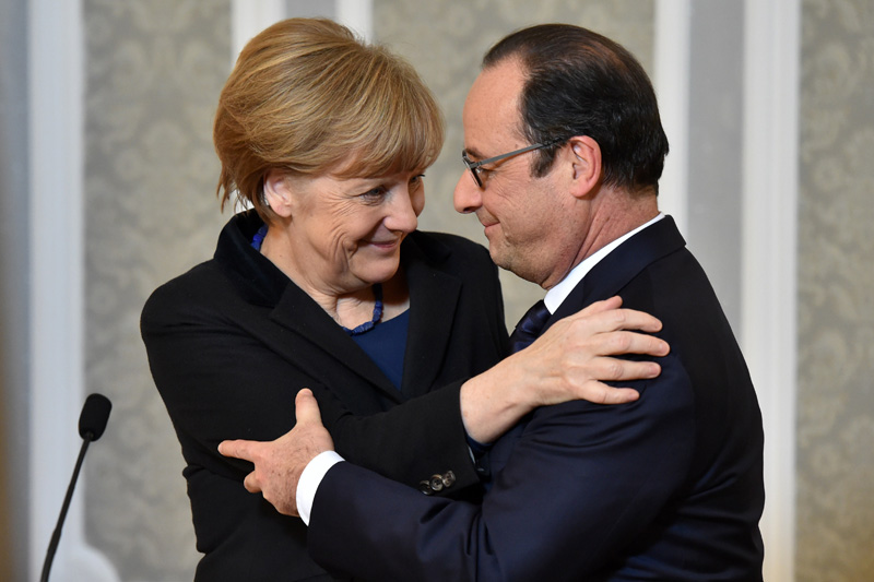 Merkel und Hollande scheinen sichtbar erleichtert zu sein