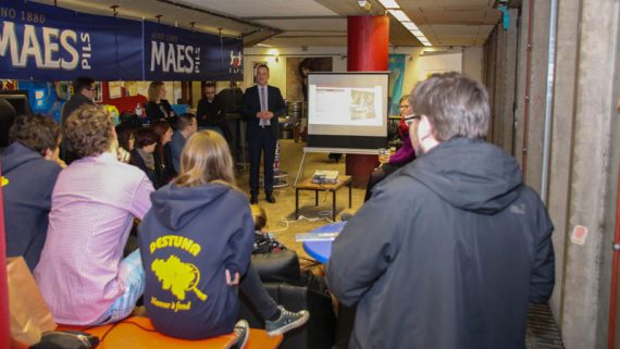 Ministerpräsident Oliver Paasch am Dienstagabend bei der Studentenvereinigung Destuna in Namur