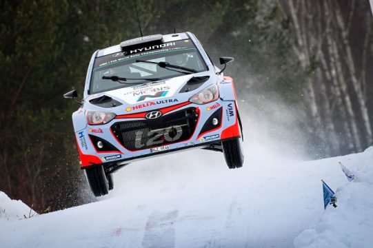 Thierry Neuville liegt in Schweden auf Podiumskurs