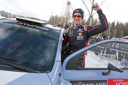Thierry Neuville fährt bei der Rallye Schweden auf Rang zwei