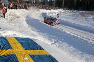 Thierry Neuville/Nicolas Gilsoul (Hyundai i20 WRC) fahren bei der Rallye Schweden auf Rang zwei