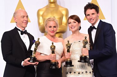 Die geehrten Schauspieler und Schauspielerinnen mit ihren Oscars