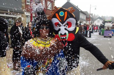 Rosenmontagszug in Büllingen 2015