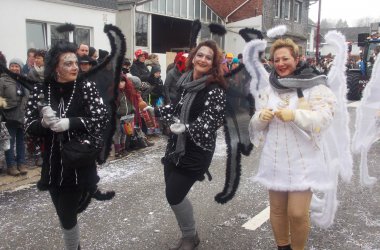 Rosenmontagszug in Büllingen 2015