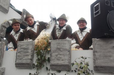 Rosenmontagszug in Büllingen 2015