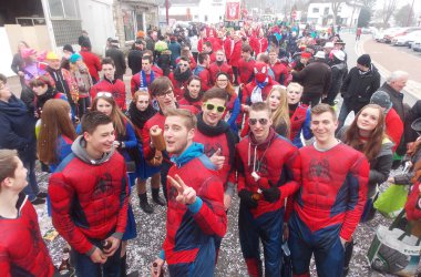 Rosenmontagszug in Büllingen 2015