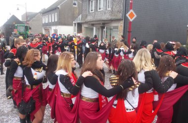 Rosenmontagszug in Büllingen 2015