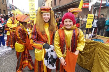 Rosenmontagszug in Büllingen 2015