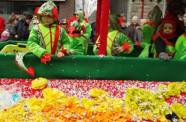 Rosenmontagszug in Büllingen 2015