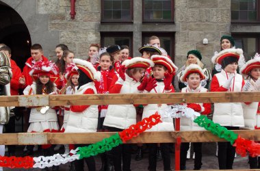 Rosenmontagszug in Büllingen 2015
