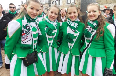 Rosenmontagszug in Büllingen 2015