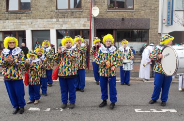 Rosenmontagszug in Büllingen 2015