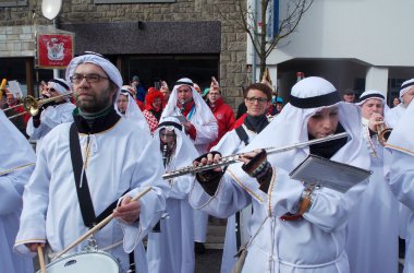 Rosenmontagszug in Büllingen 2015