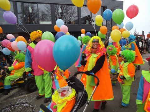 Rosenmontagszug in Bütgenbach 2015