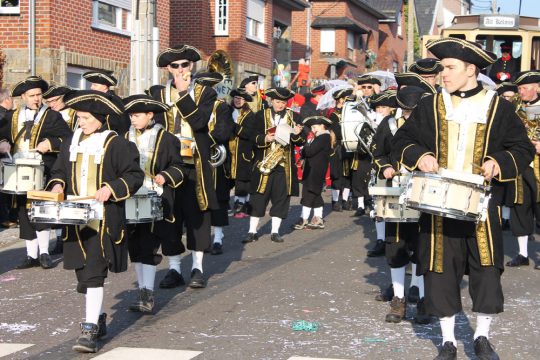 Rosenmontagszug in Kelmis 2015