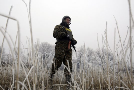 Ukrainischer Soldat in der Nähe von Debaltsewo (14.2.)