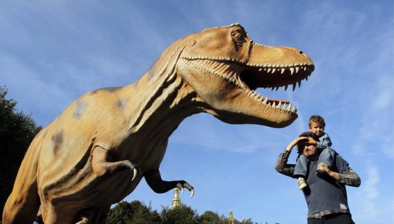 Lebensgroßes Dinosaurier-Modell in Kiew (Illustrationsbild)