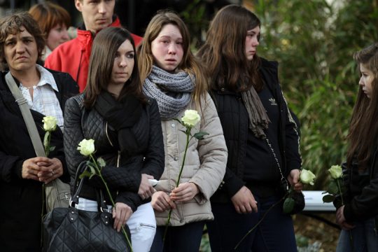 Pont-Audemer: Menschen trauern um Boxer Alexis Vastine, der bei dem Hubschrauber-Abstruz in Argentinien ums Leben kam