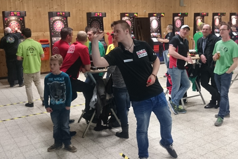 Deutschlands Dart-Hoffnung Max Hopp in St. Vith