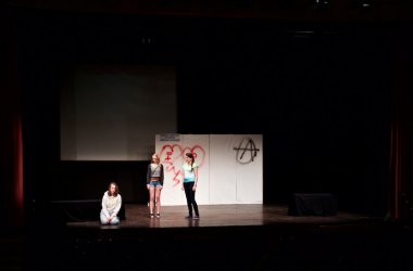 "Monster": Premiere des neuen Theaterstücks des Jugendtreffs Inside im Jünglingshaus in Eupen