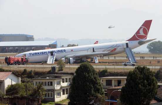 Der Maschine der Turkish Airlines platzte bei der Landung ein Reifen
