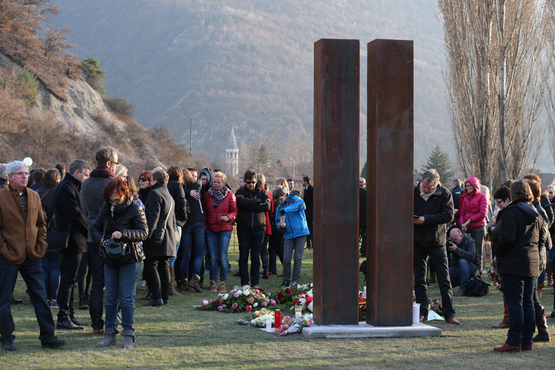 Denkmal für die Opfer des Busunglücks von Siders