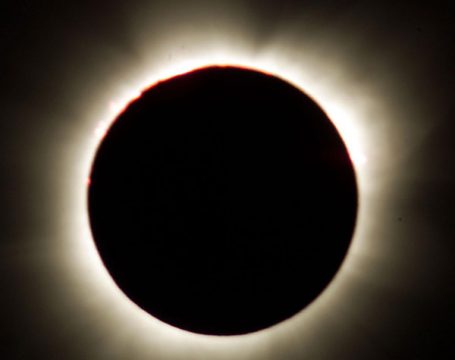 Sonnenfinsternis über Europa und Nordatlantik