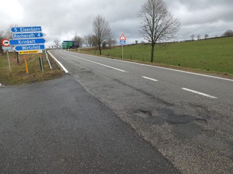 Regionalstraßen Büllingen-Rocherath und Büllingen-Losheimergraben in schlechtem Zustand