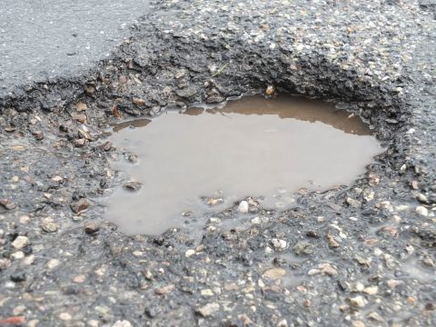 Regionalstraßen Büllingen-Rocherath und Büllingen-Losheimergraben in schlechtem Zustand