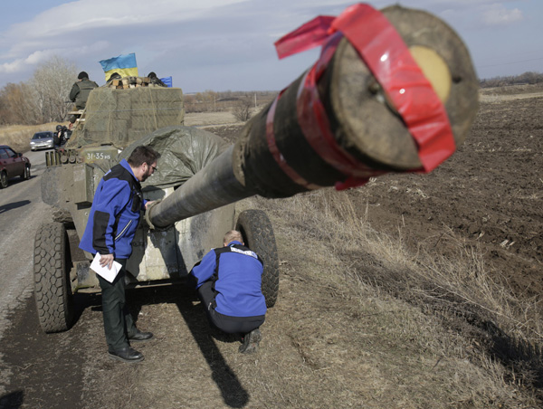 Ostukraine: Abzug schwerer Waffen