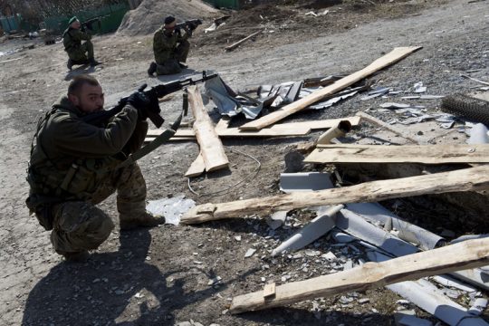 Soldaten der selbsternannten Volksrepublik Donezk in Mariupol (20.3.)