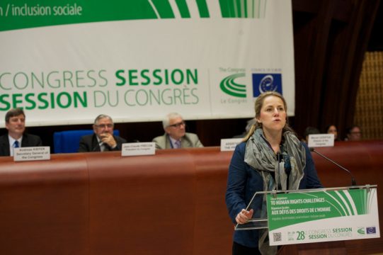 Isabelle Weykmans während ihrer Rede beim Kongress der Gemeinden und Regionen des Europarates in Straßburg