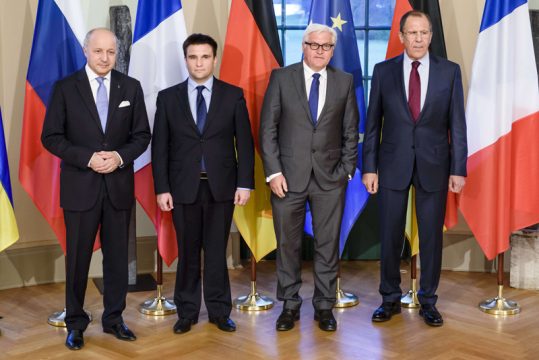 Laurent Fabius, Pawel Klimkin, Frank-Walter Steinmeier und Sergej Lawrow