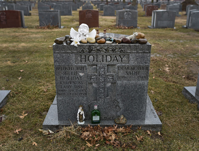 Grabstein von Billie Holiday im Friedhof Saint Raymond in New York (Bild vom 25.3.)