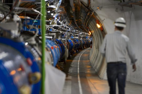 Large Hadron Colliders (LHC): der größte Teilchenbeschleuniger der Welt im Cern in der Schweiz