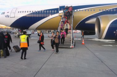 Chinesen am Flughafen Bierset