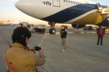 Chinesen am Flughafen Bierset