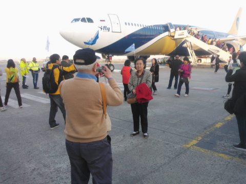Chinesen am Flughafen Bierset