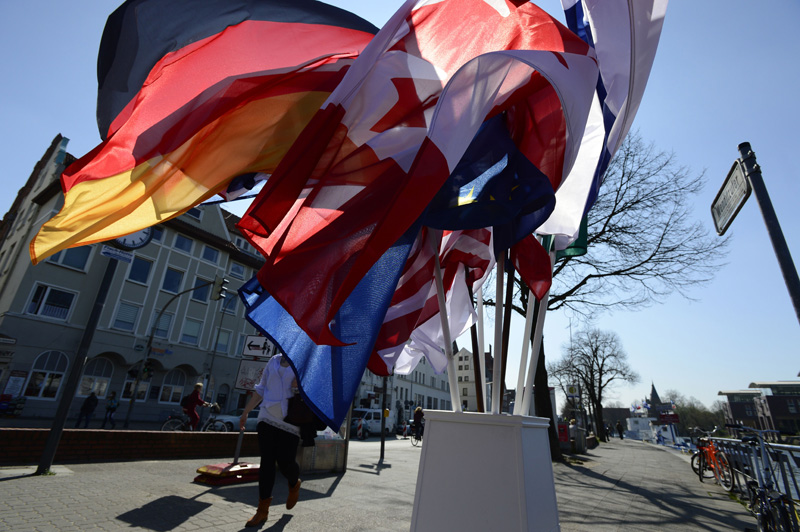 Flaggen der G7-Staaten in Lübeck