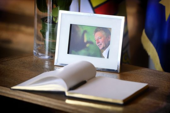 Kondolenzbuch für Steve Stevaert im Rathaus von Hasselt