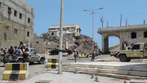 Huthi-Rebellen im Stadtteil Kraitar in Aden (5.4.)