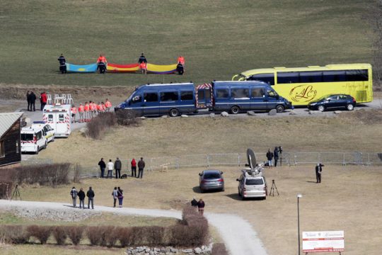 Angehörige der Opfer des Germanwings-Unglücks in Le Vernet angekommen (6.4.)