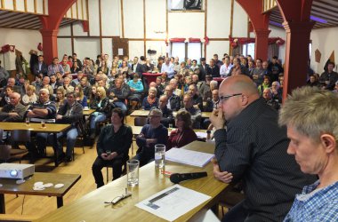 Problemzone Kaiserbaracke: Informationsabend der Bürgerinitiative in Born